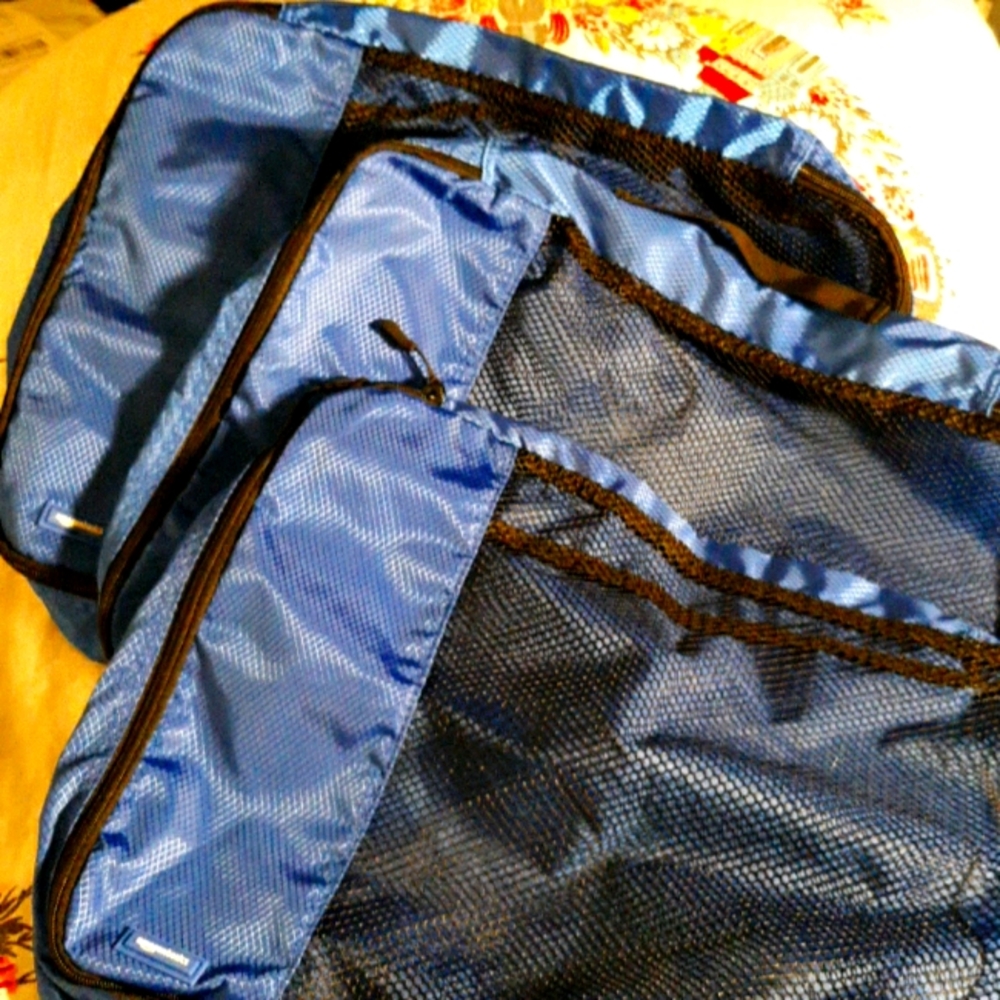 Amazon Basics Set of 3 Travel Pouches